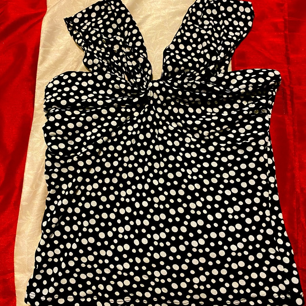 Women’s sleeveless top